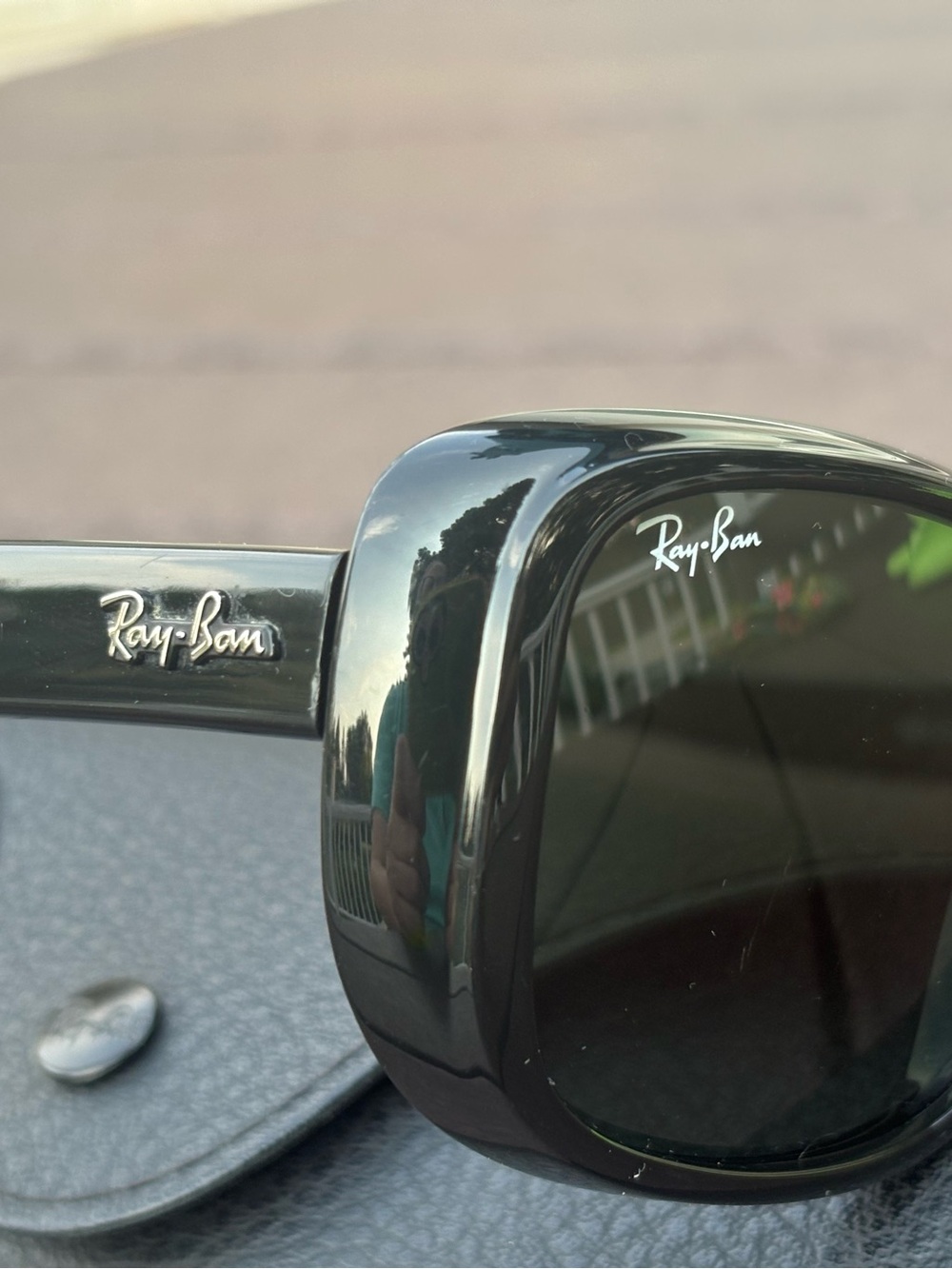 Ray-Ban Black Frame Sunglasses with Black Case / the Jackie Ohh - Picture 6 of 12